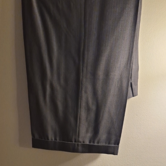 Elegant 3 Piece Double-Breasted Suit - Picture 8 of 11